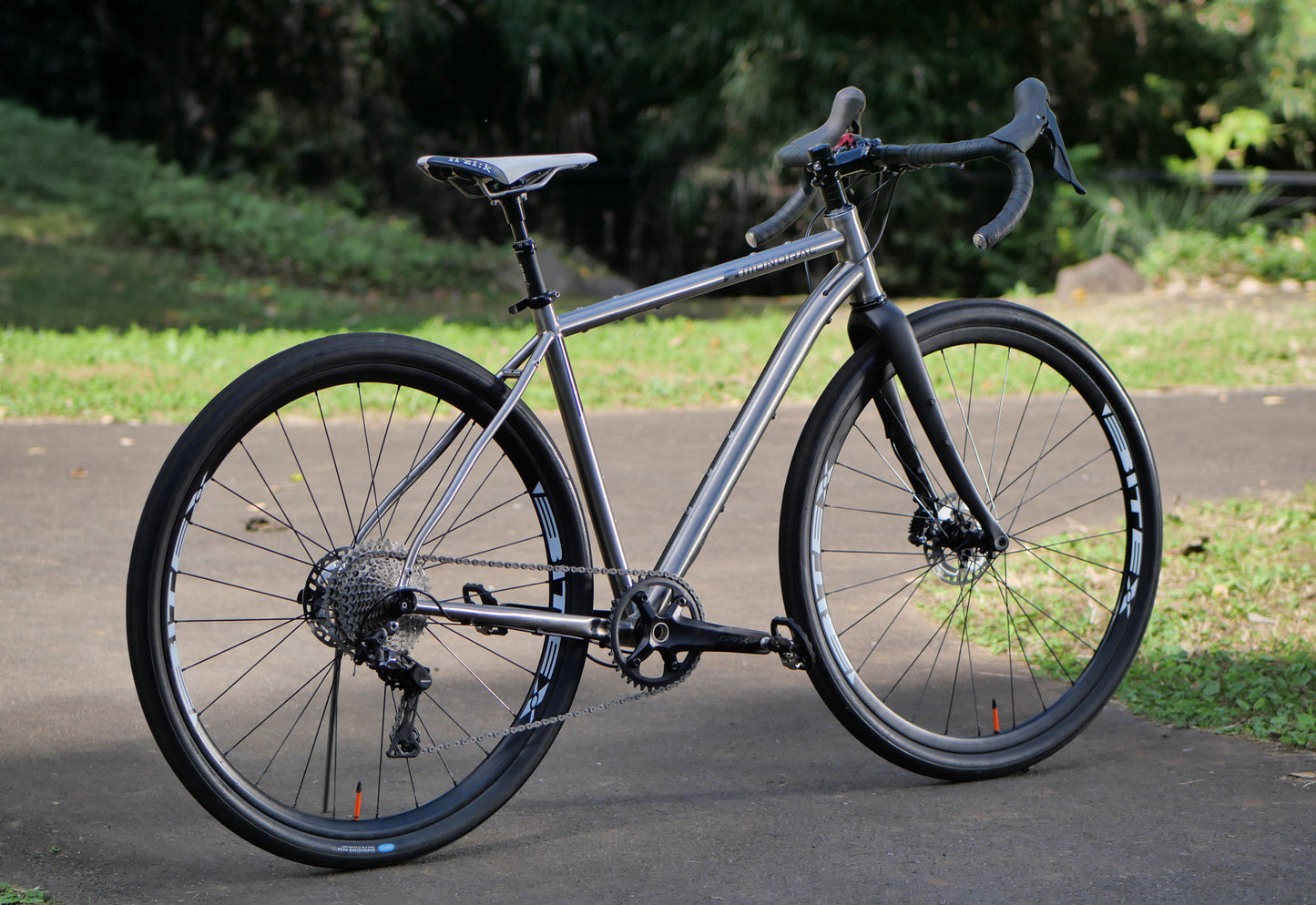 GR グラベル&ロード