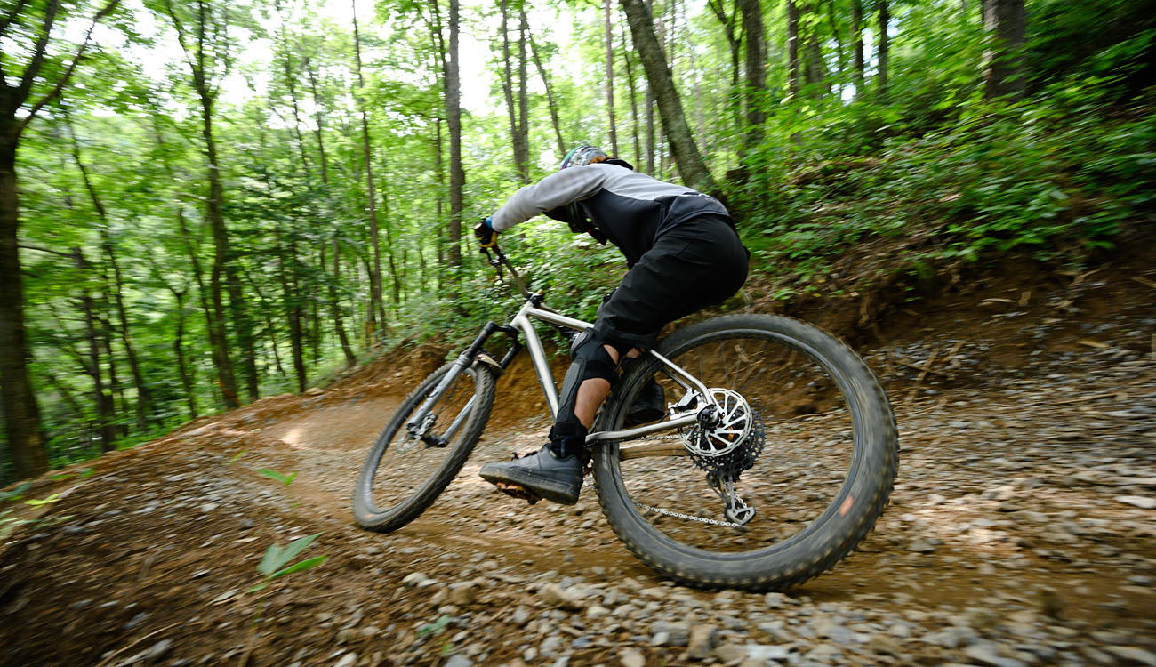 AE／オールマウンテン＆エンデューロ／グラビティハードテール | 一生